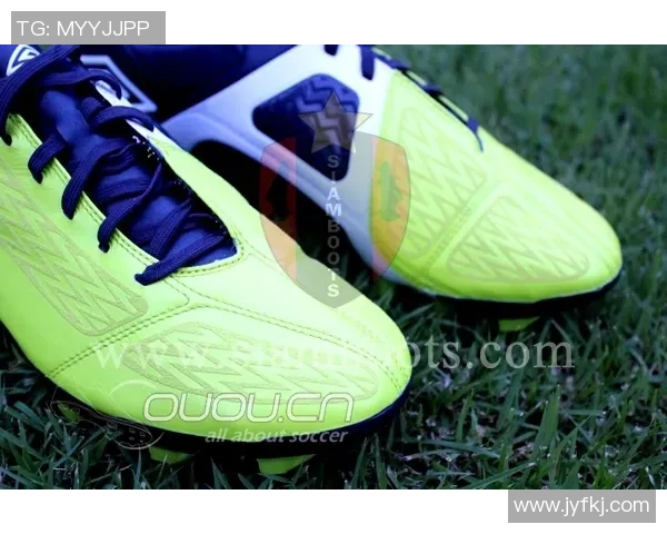 豹子足球鞋助力足球明星展现卓越球技与风采