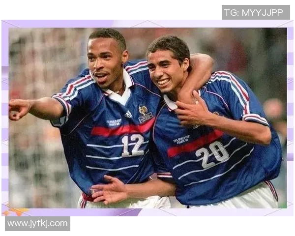 足球明星10号队徽的传奇故事与背后的荣耀传承